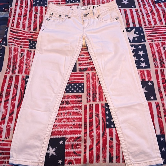 Miss Me White Signature Skinny Crop Jean Size 26 - Picture 3 of 5